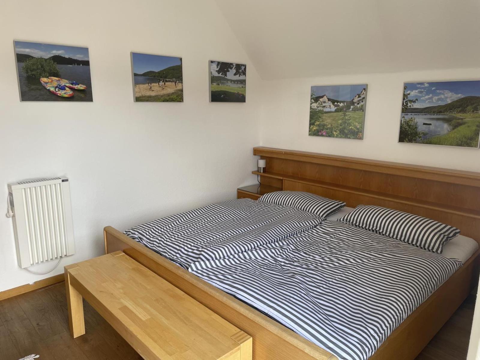 Gemutliche 93M2Fewo Mit 2 Schlafzimmern Und Seitlichem Seeblick Vom Balkon Scheid  Exterior photo